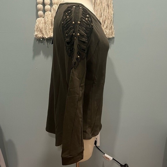 NWT Double Zero Olive Green Sweatshirt Shirt w/ Decorative Studded Shoulders S - Picture 3 of 9